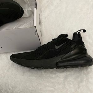 COPY - all black nike airmax 270s